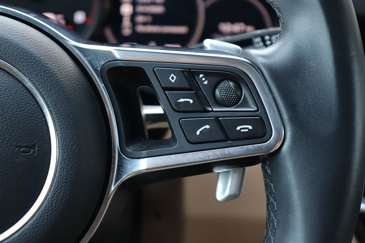2019 Porsche Cayenne photo 18