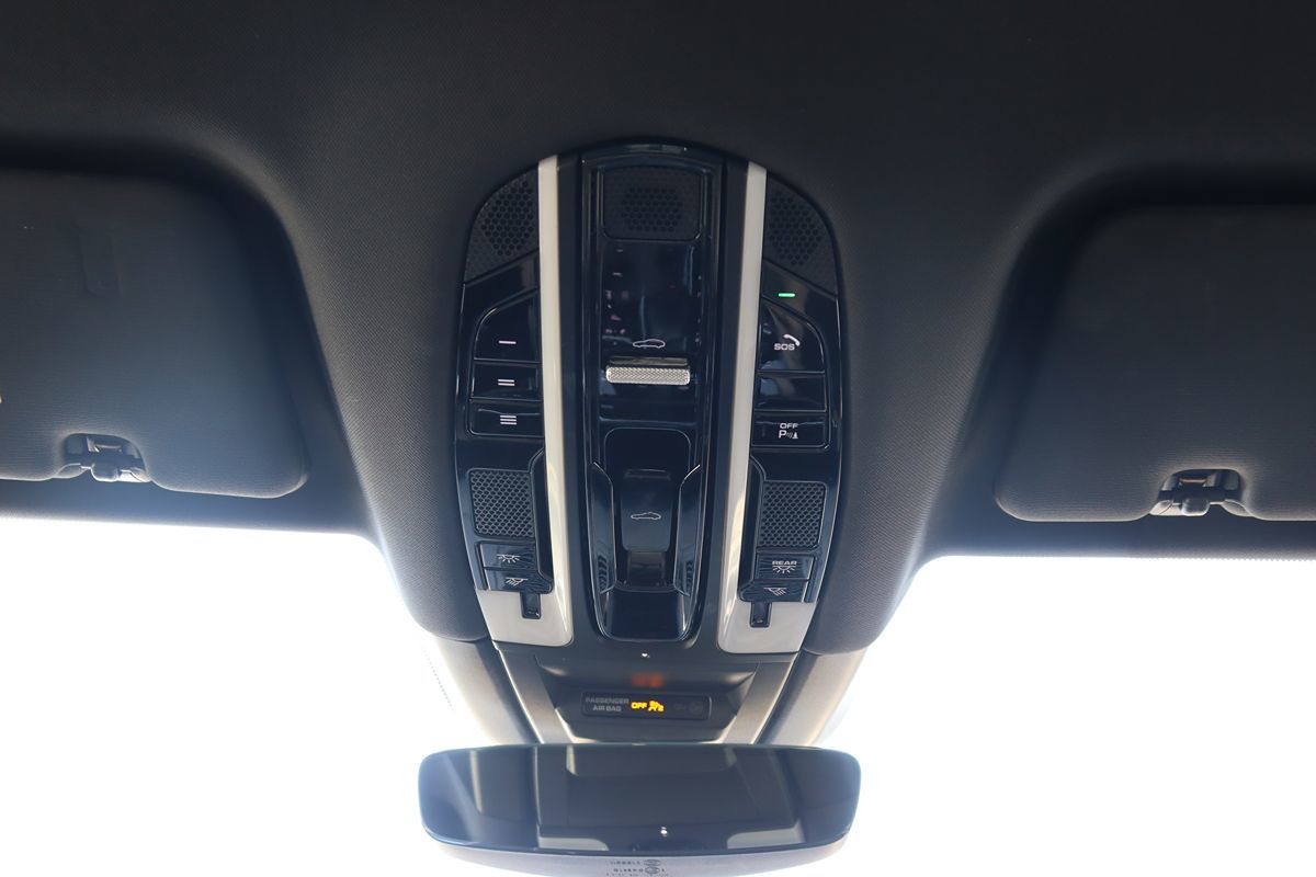 2019 Porsche Cayenne photo 12