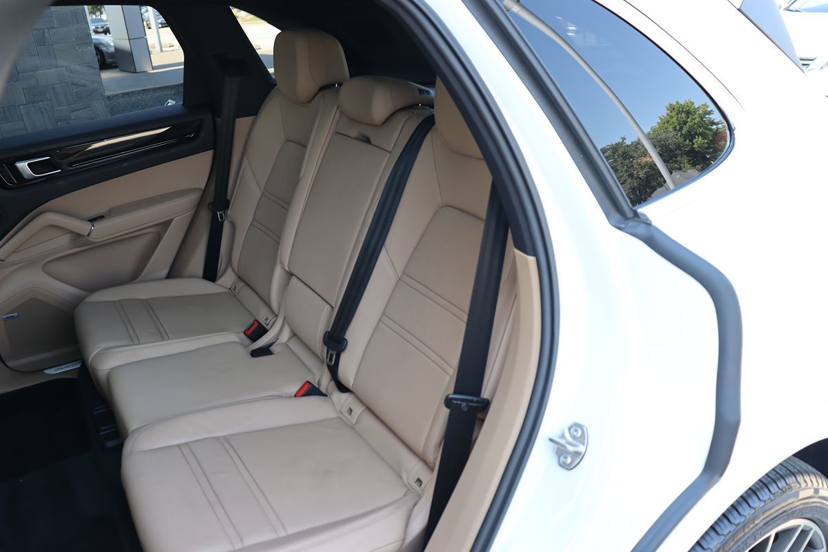 2019 Porsche Cayenne photo 39