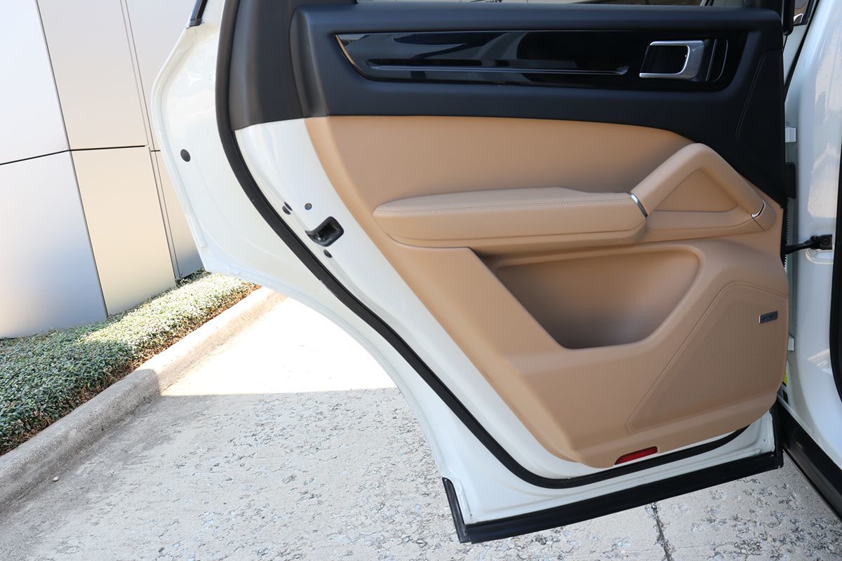 2019 Porsche Cayenne photo 44