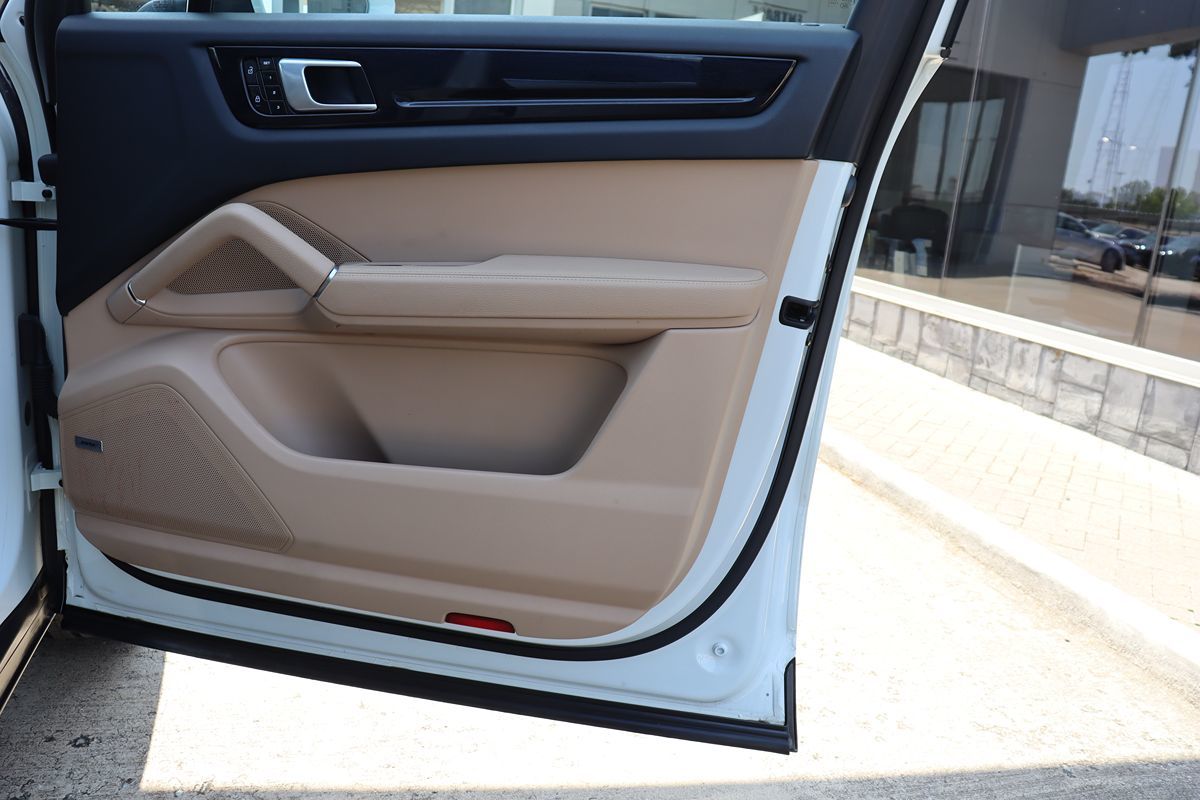 2019 Porsche Cayenne photo 43