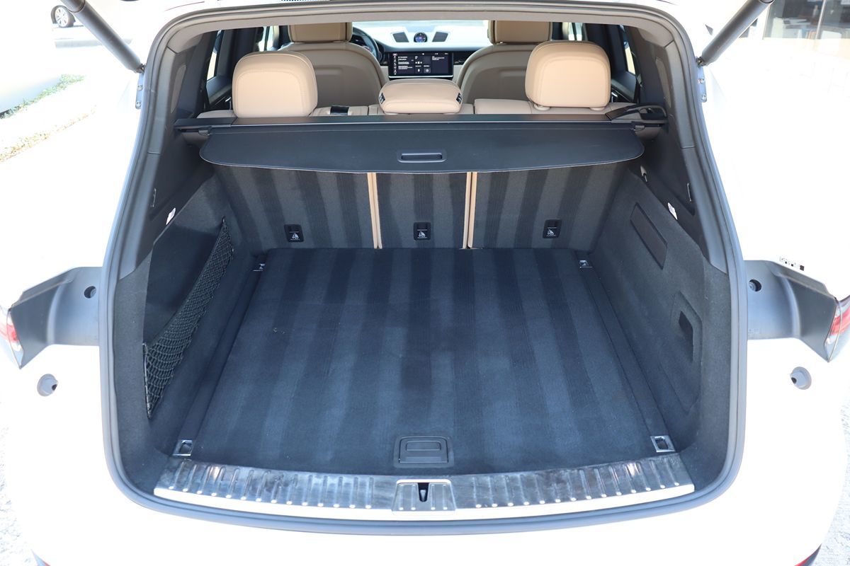 2019 Porsche Cayenne photo 46