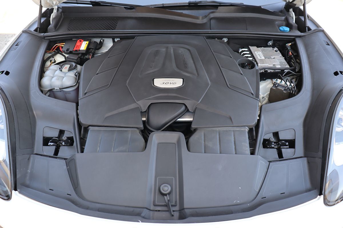2019 Porsche Cayenne photo 54