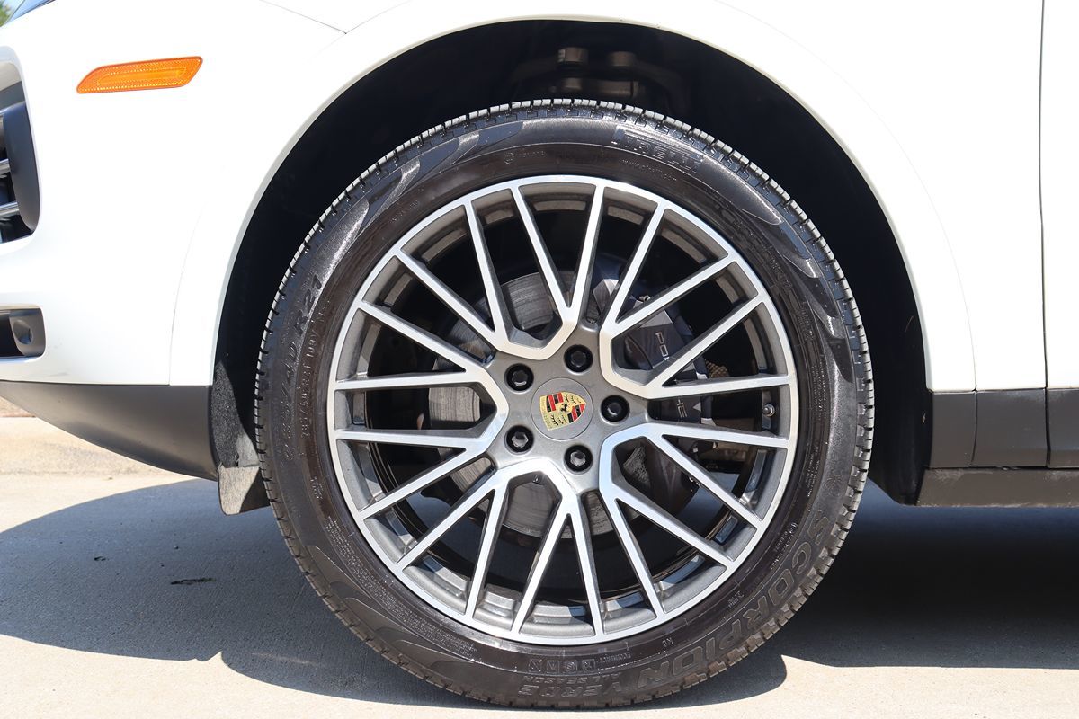 2019 Porsche Cayenne photo 50