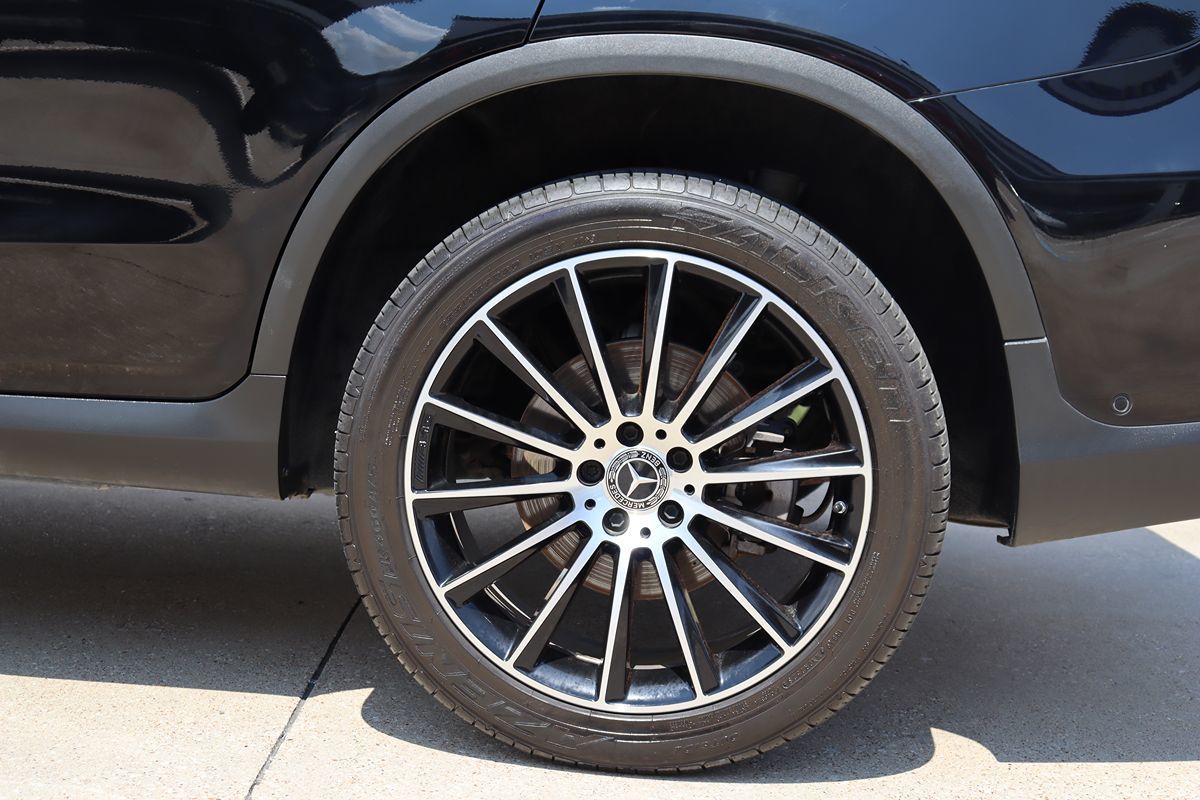 2022 Mercedes Benz GLC 300 AMG photo 33