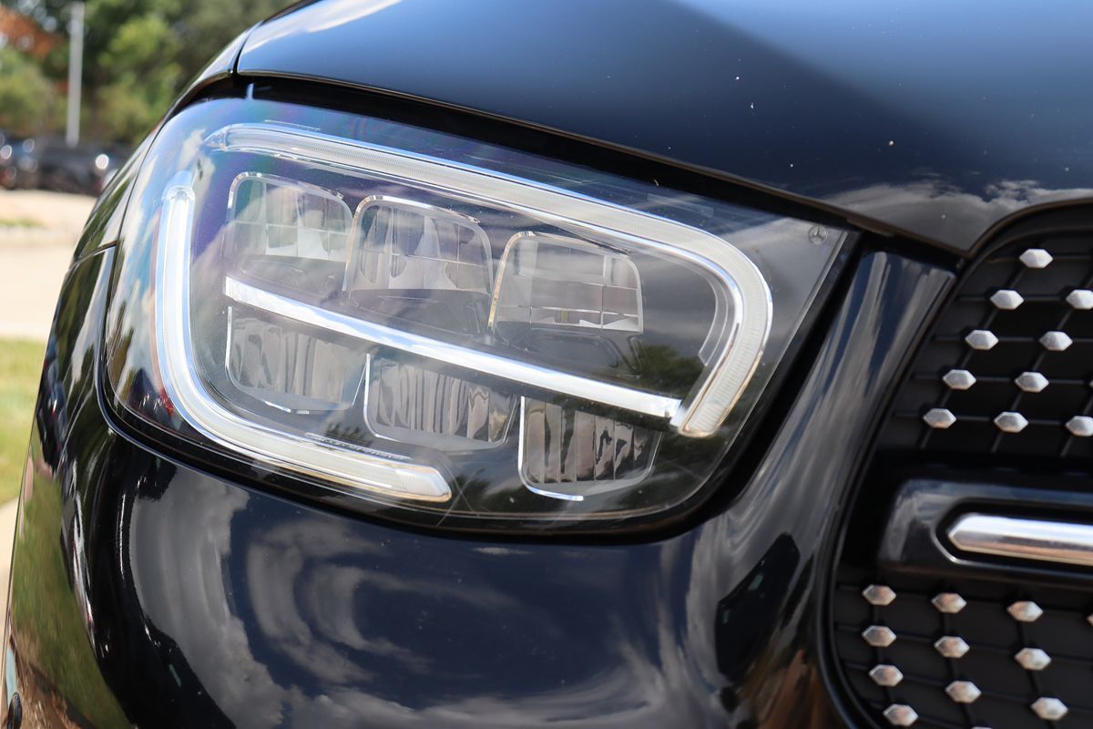 2022 Mercedes Benz GLC 300 AMG photo 2