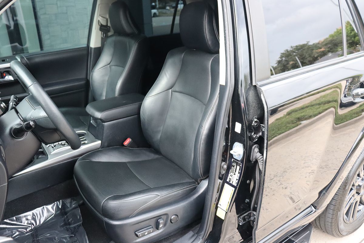 2020 Toyota 4Runner Limited photo 30