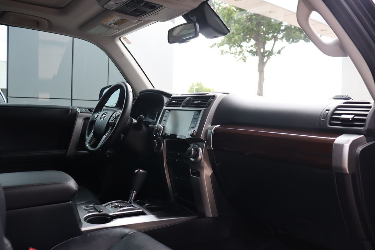 2020 Toyota 4Runner Limited photo 15