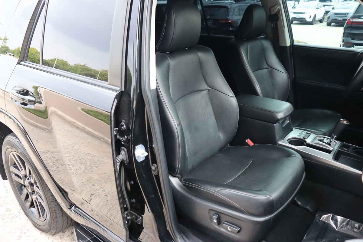2020 Toyota 4Runner Limited photo 29
