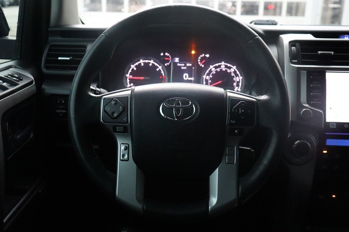 2020 Toyota 4Runner Limited photo 16