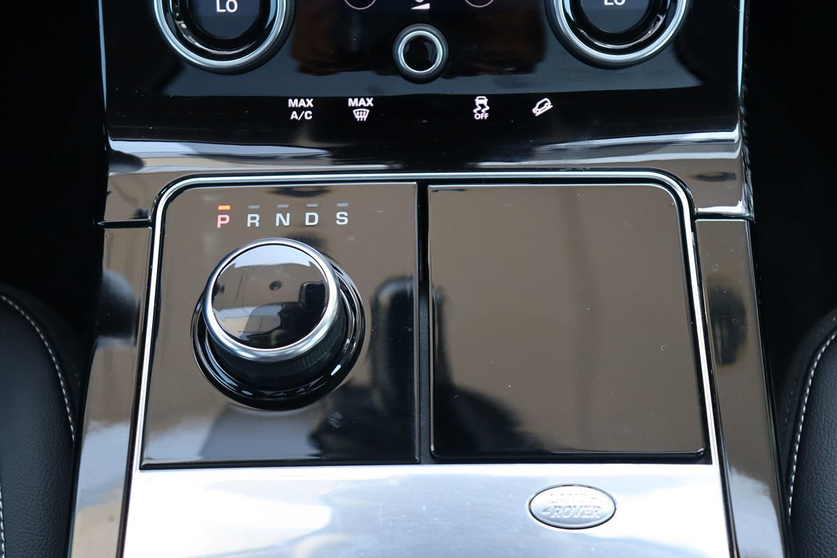 2018 Land Rover Range Rover Velar S photo 25