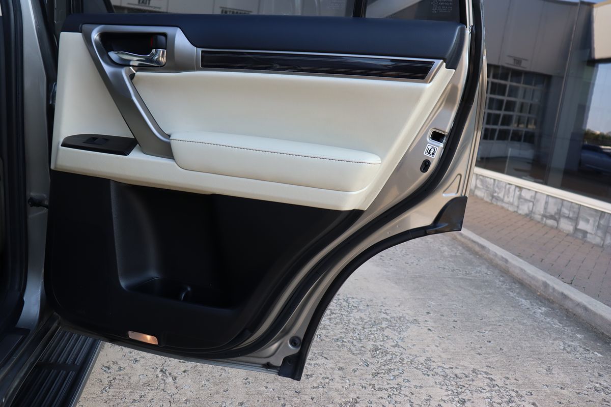 2021 Lexus GX 460 Premium photo 44