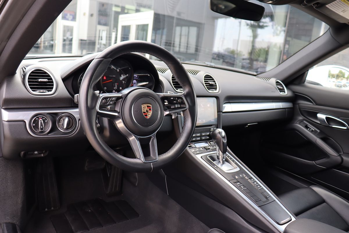 2019 Porsche Cayman Base photo 11
