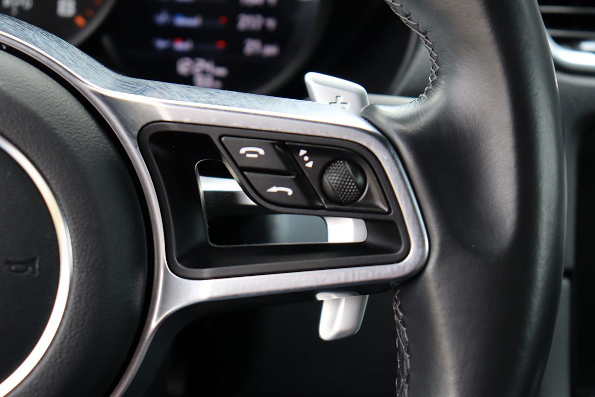 2019 Porsche Cayman Base photo 15