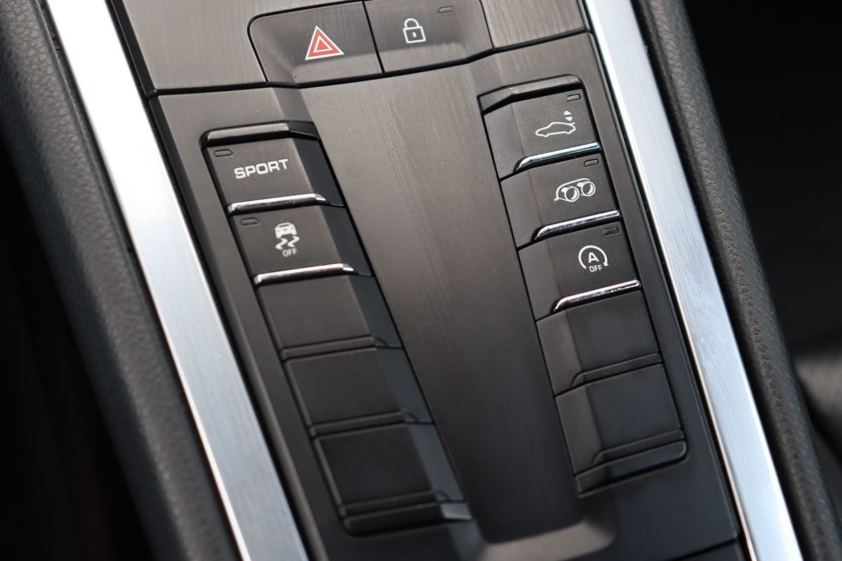 2019 Porsche Cayman Base photo 25