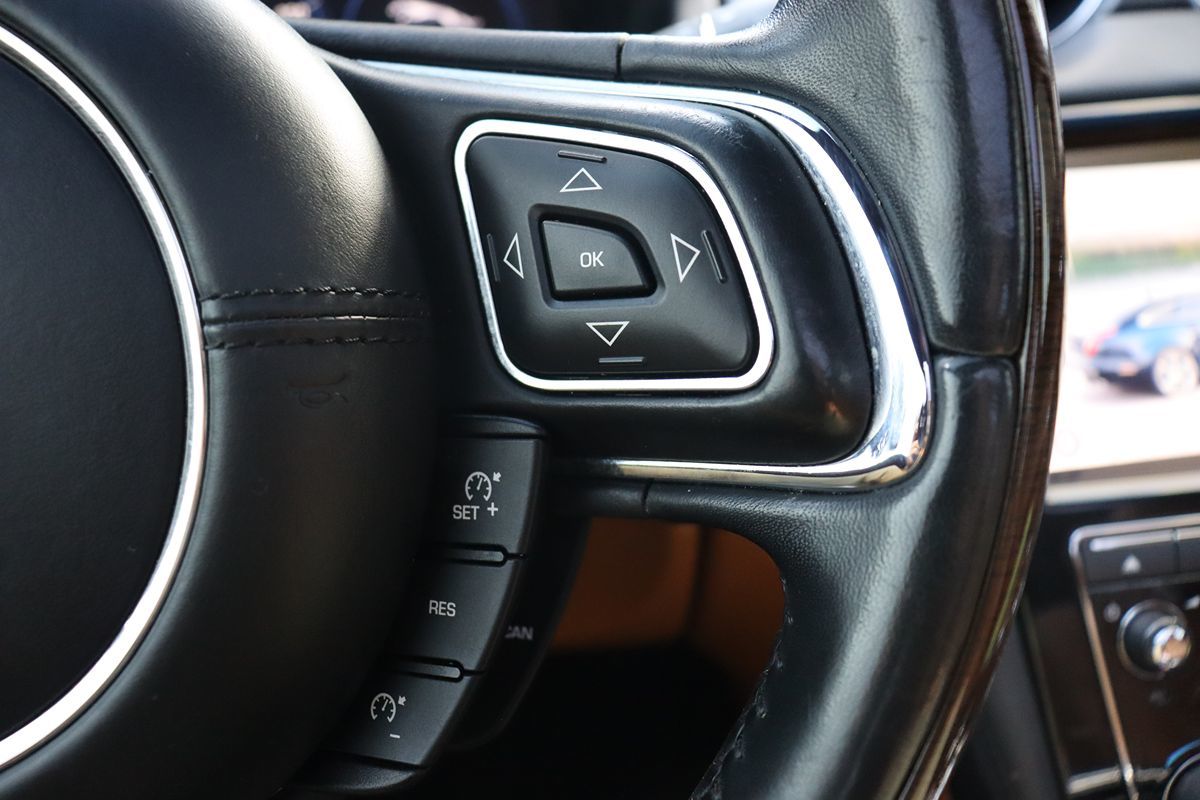 2018 Jaguar XJ XJL Supercharged photo 16