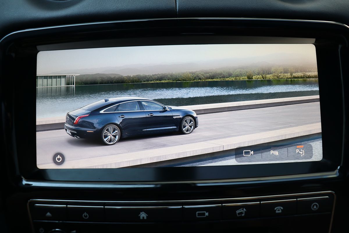 2018 Jaguar XJ XJL Supercharged photo 18