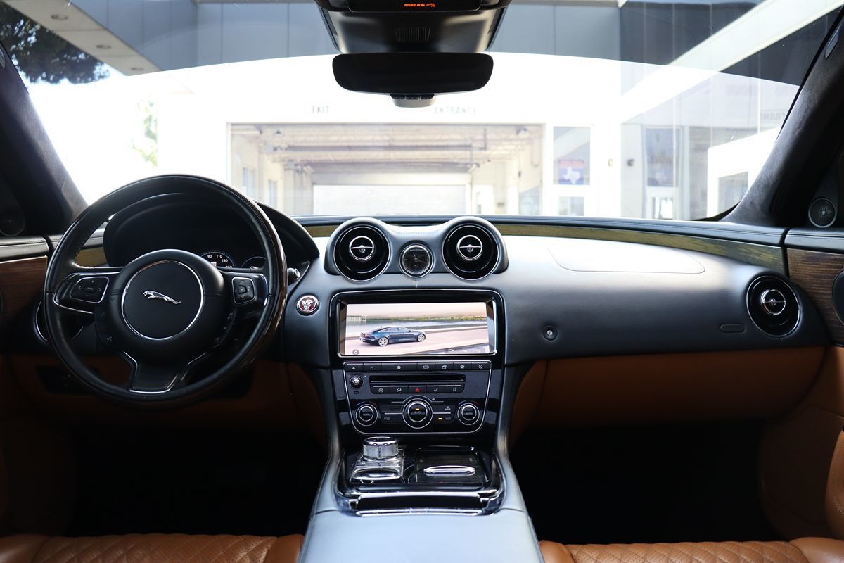 2018 Jaguar XJ XJL Supercharged photo 11