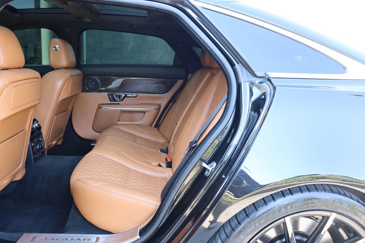 2018 Jaguar XJ XJL Supercharged photo 35