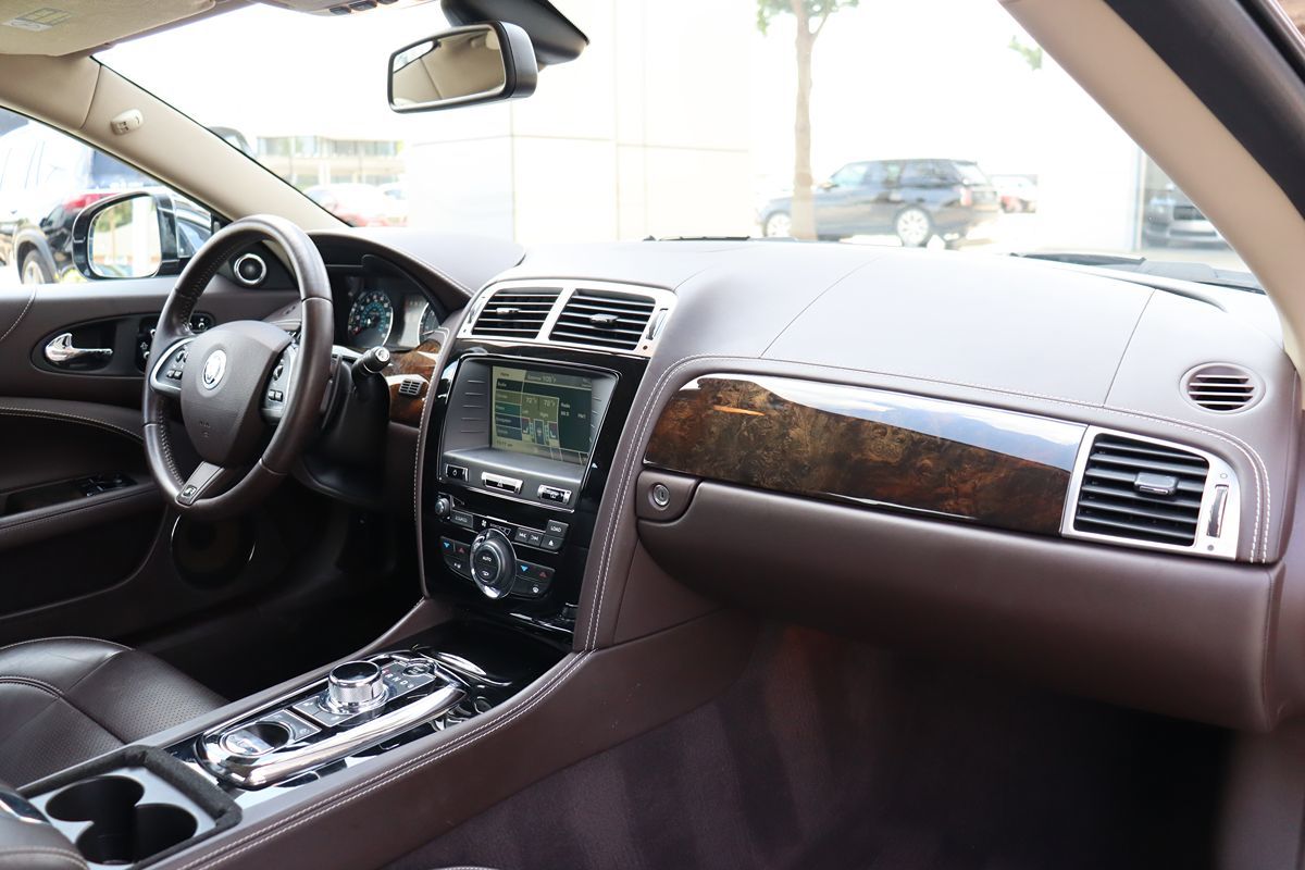 2013 Jaguar XK XKR photo 11