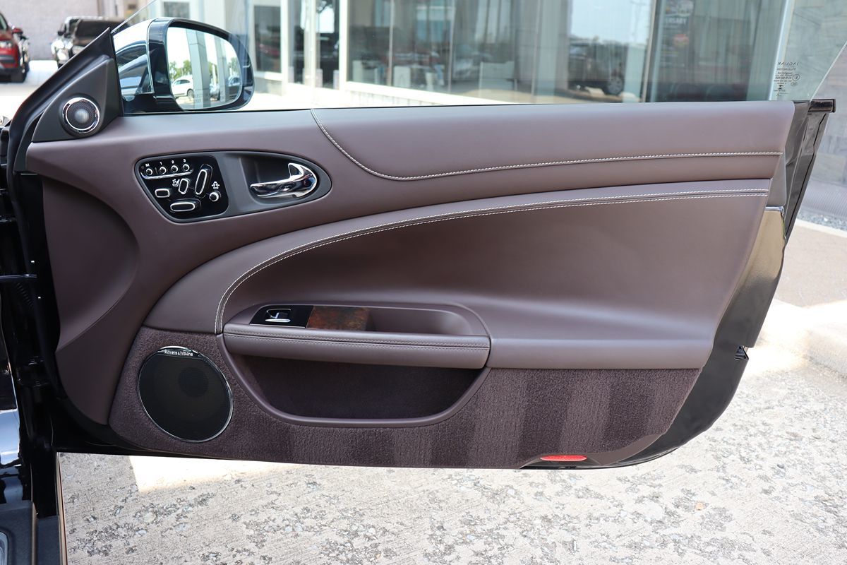 2013 Jaguar XK XKR photo 32
