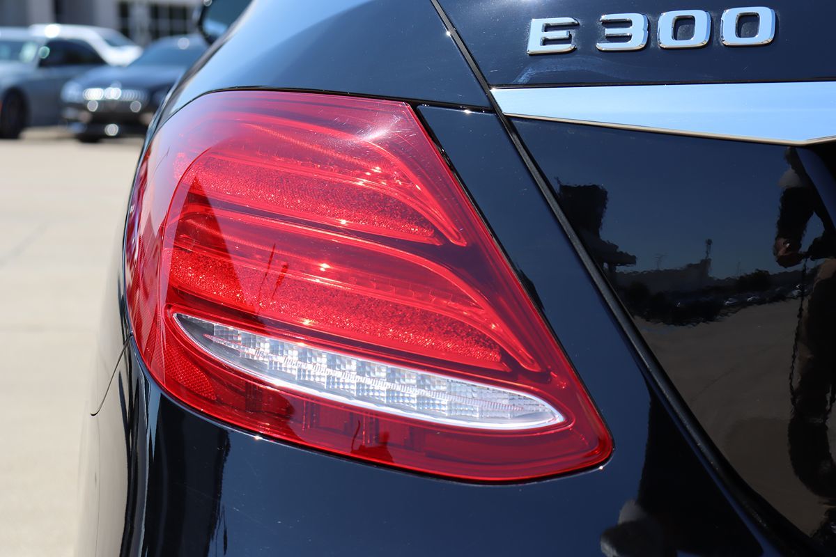 2019 Mercedes Benz E 300 Sedan photo 11