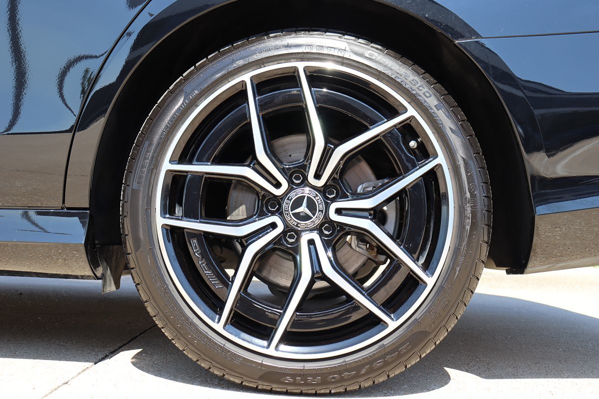 2019 Mercedes Benz E 300 Sedan photo 49