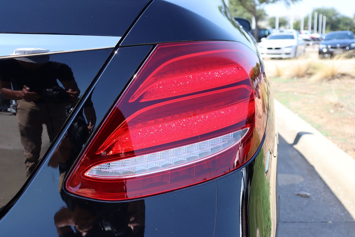 2019 Mercedes Benz E 300 Sedan photo 12