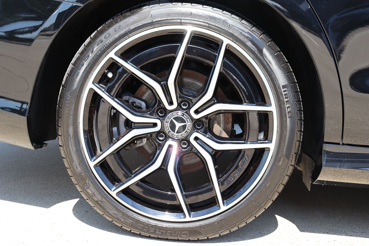 2019 Mercedes Benz E 300 Sedan photo 48
