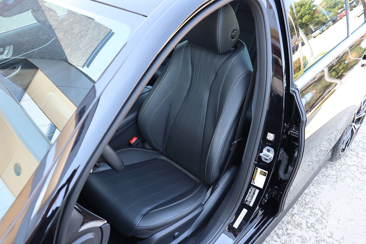 2019 Mercedes Benz E 300 Sedan photo 35