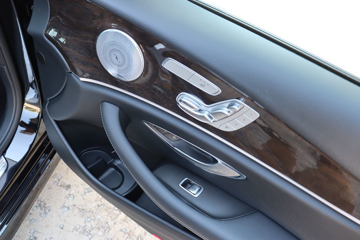 2019 Mercedes Benz E 300 Sedan photo 43
