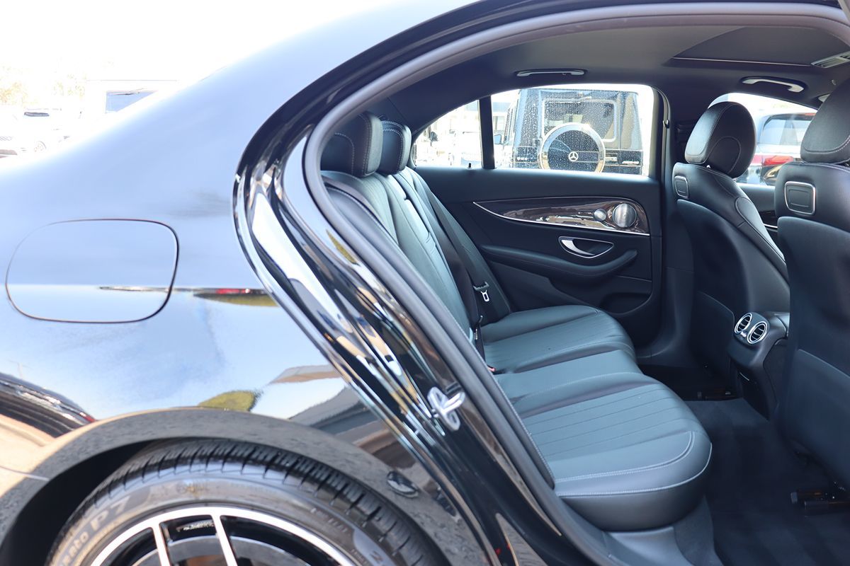 2019 Mercedes Benz E 300 Sedan photo 38