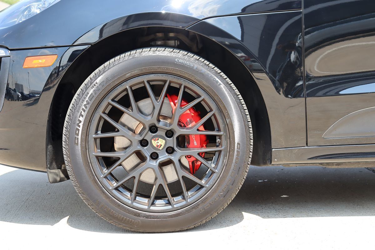 2017 Porsche Macan GTS photo 48