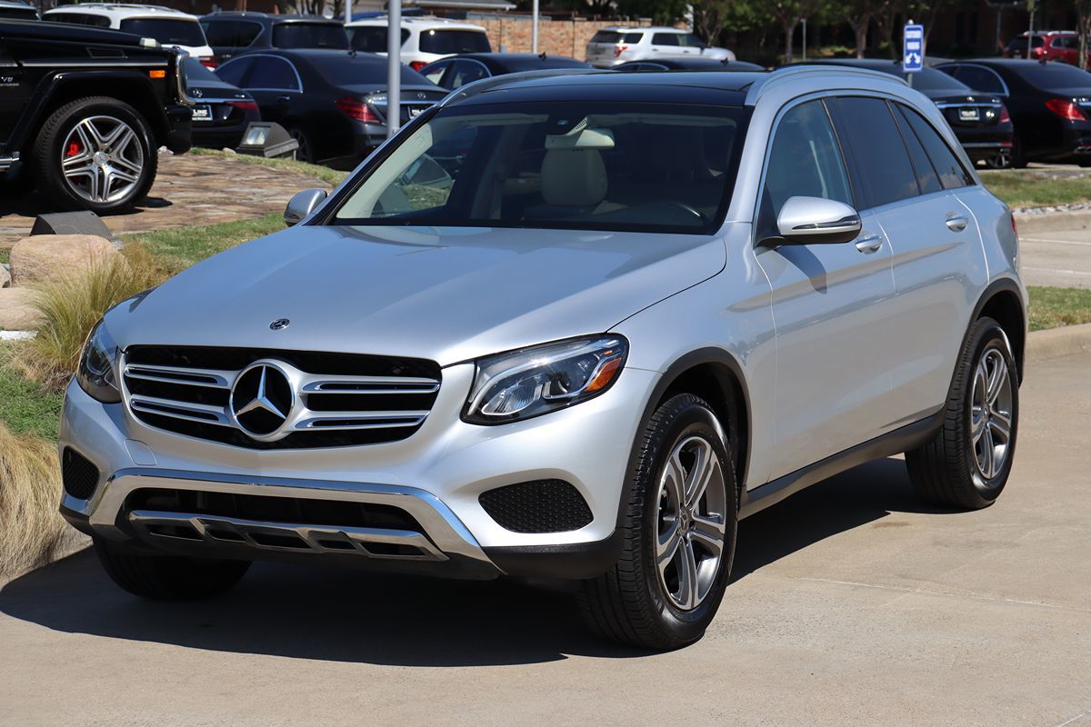 2018 Mercedes Benz GLC 300 photo 2