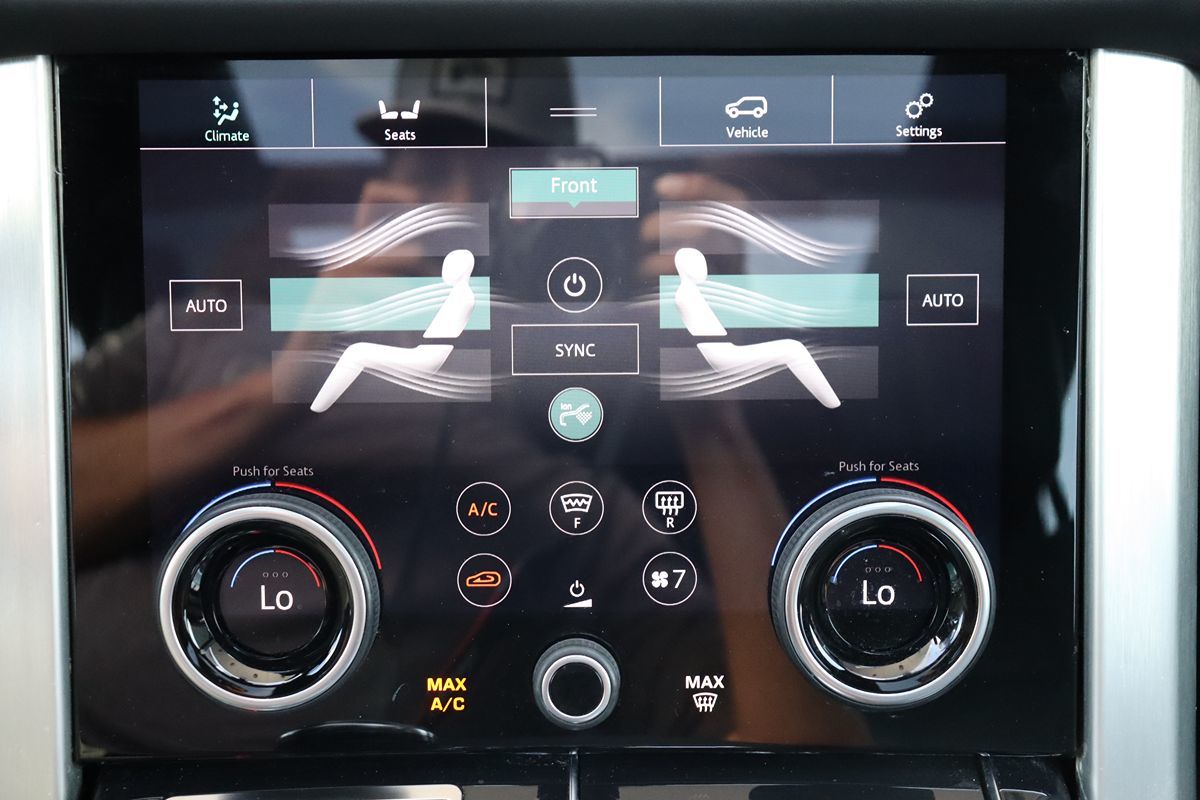 2018 Land Rover Range Rover HSE photo 20
