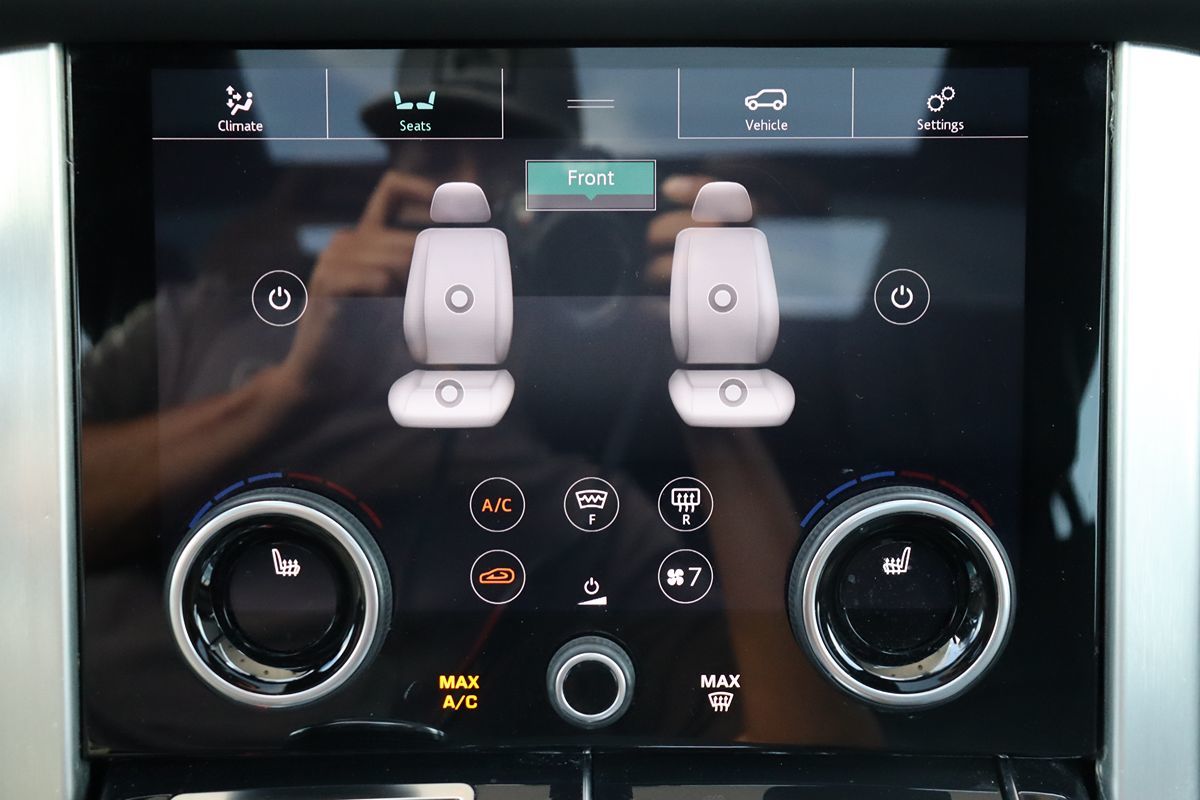 2018 Land Rover Range Rover HSE photo 21