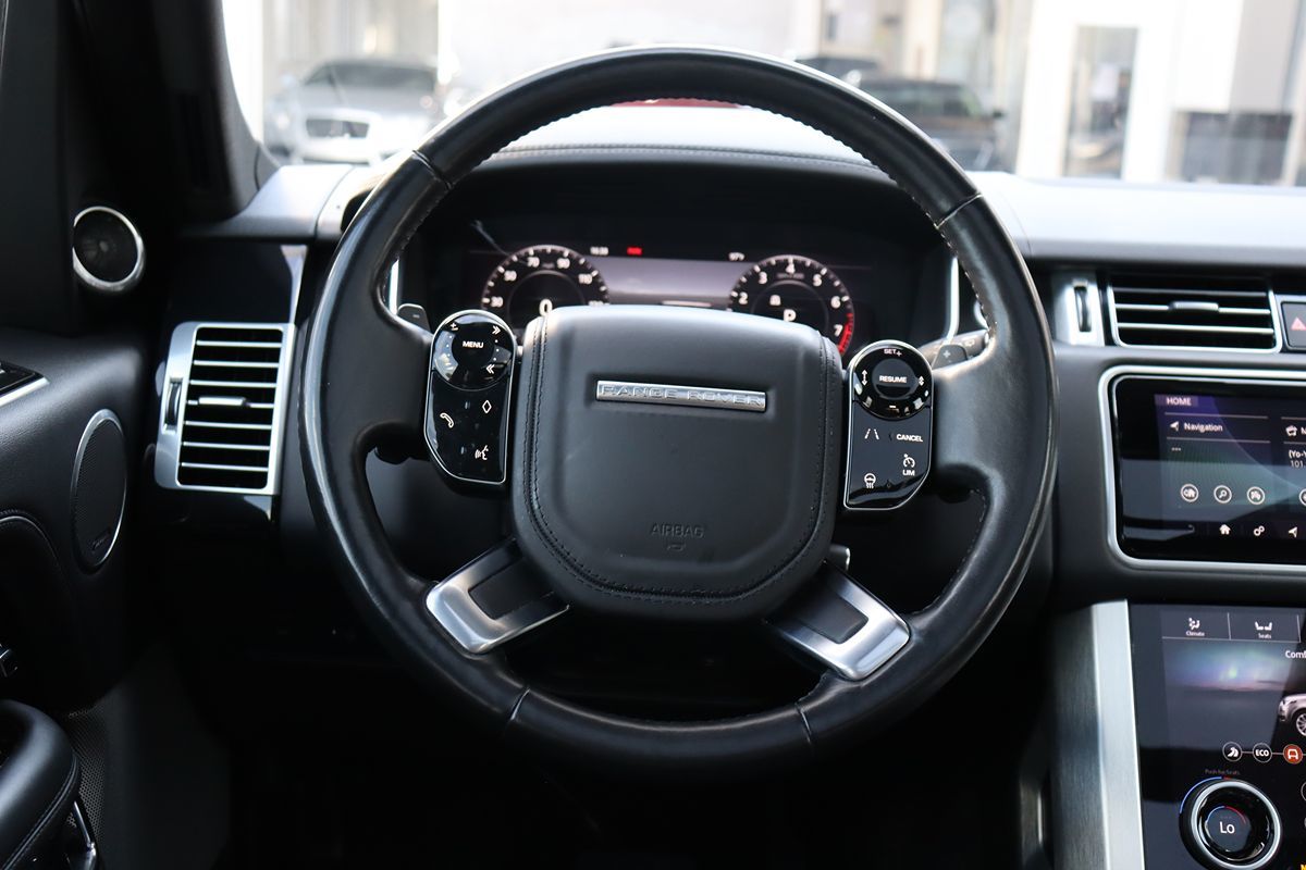 2018 Land Rover Range Rover HSE photo 16
