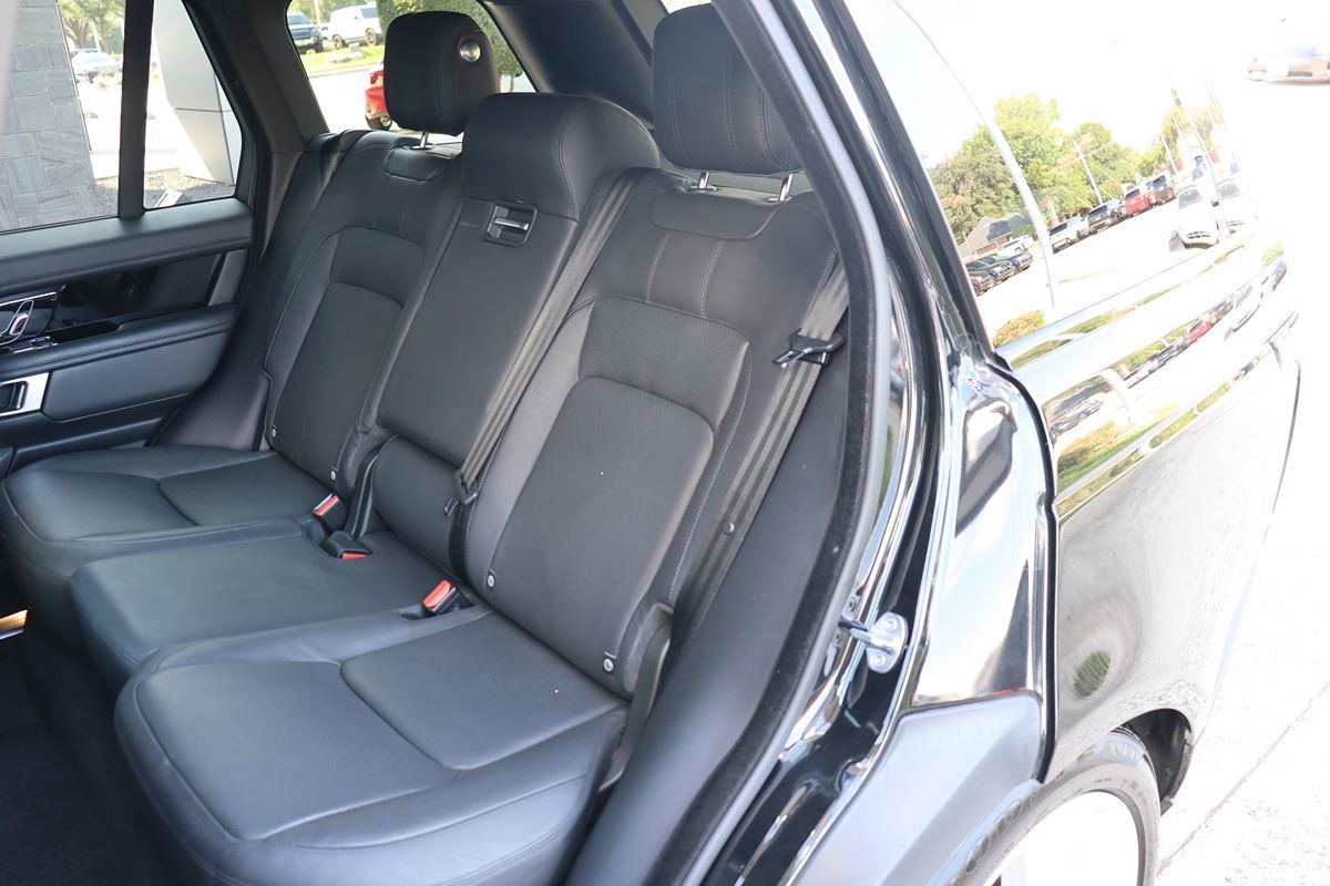 2018 Land Rover Range Rover HSE photo 31