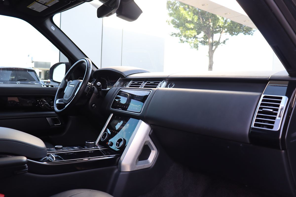 2018 Land Rover Range Rover HSE photo 15