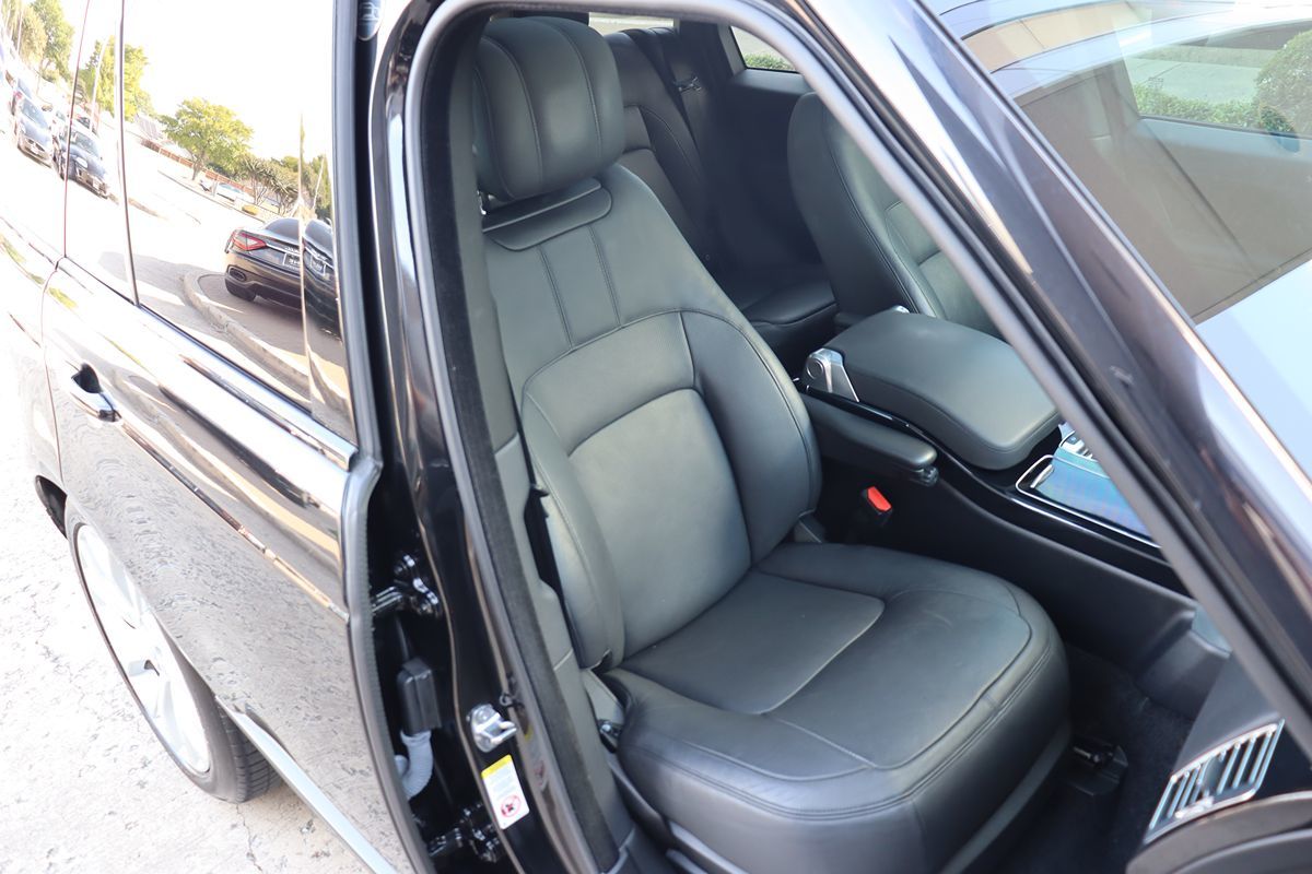 2018 Land Rover Range Rover HSE photo 26