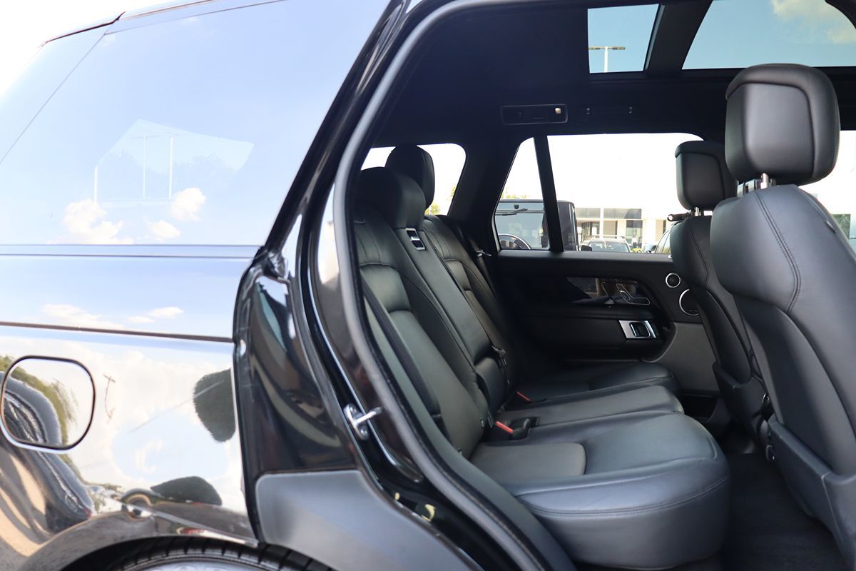 2018 Land Rover Range Rover HSE photo 28