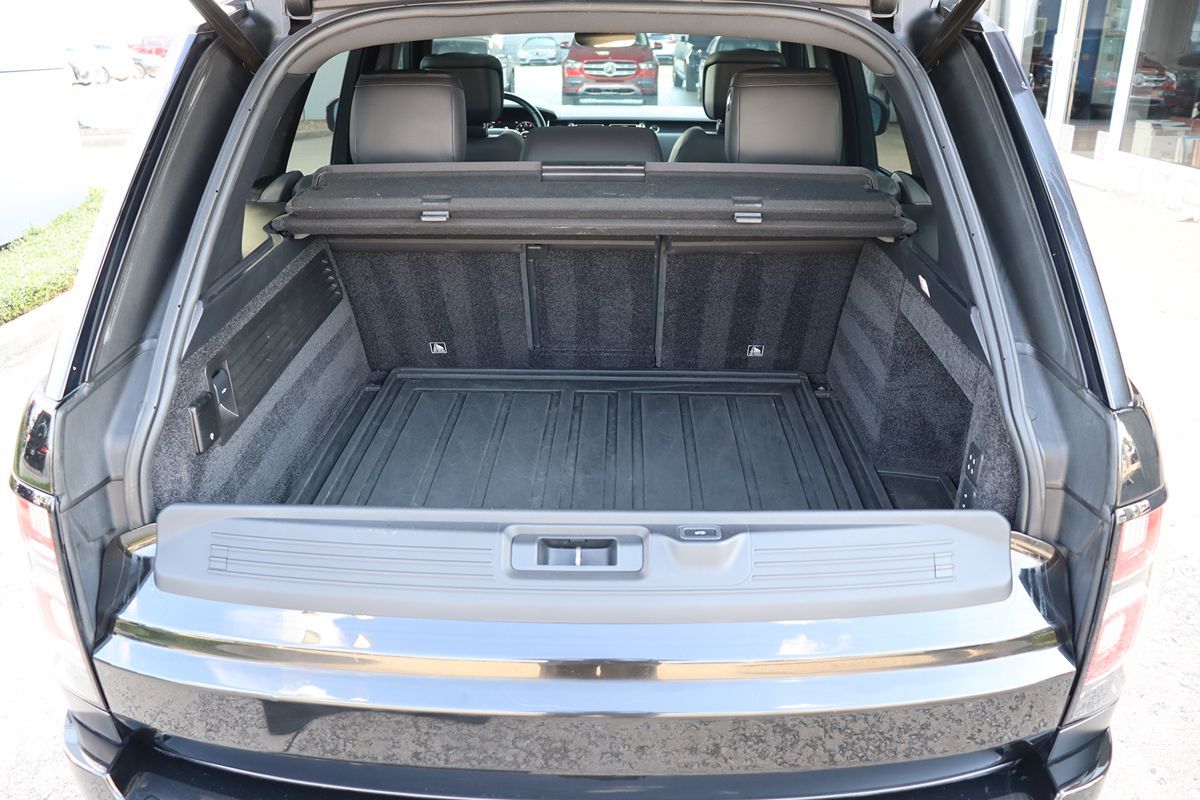 2018 Land Rover Range Rover HSE photo 40