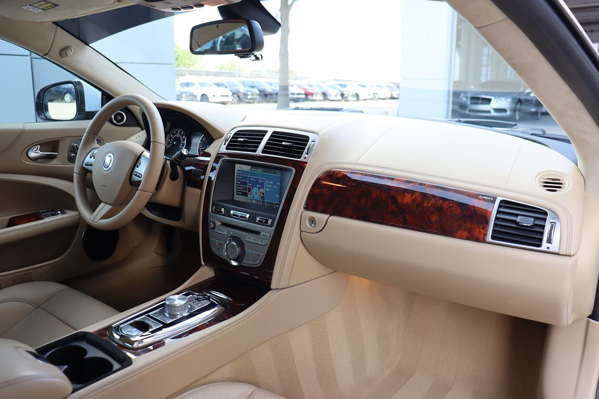 2011 Jaguar XK photo 12