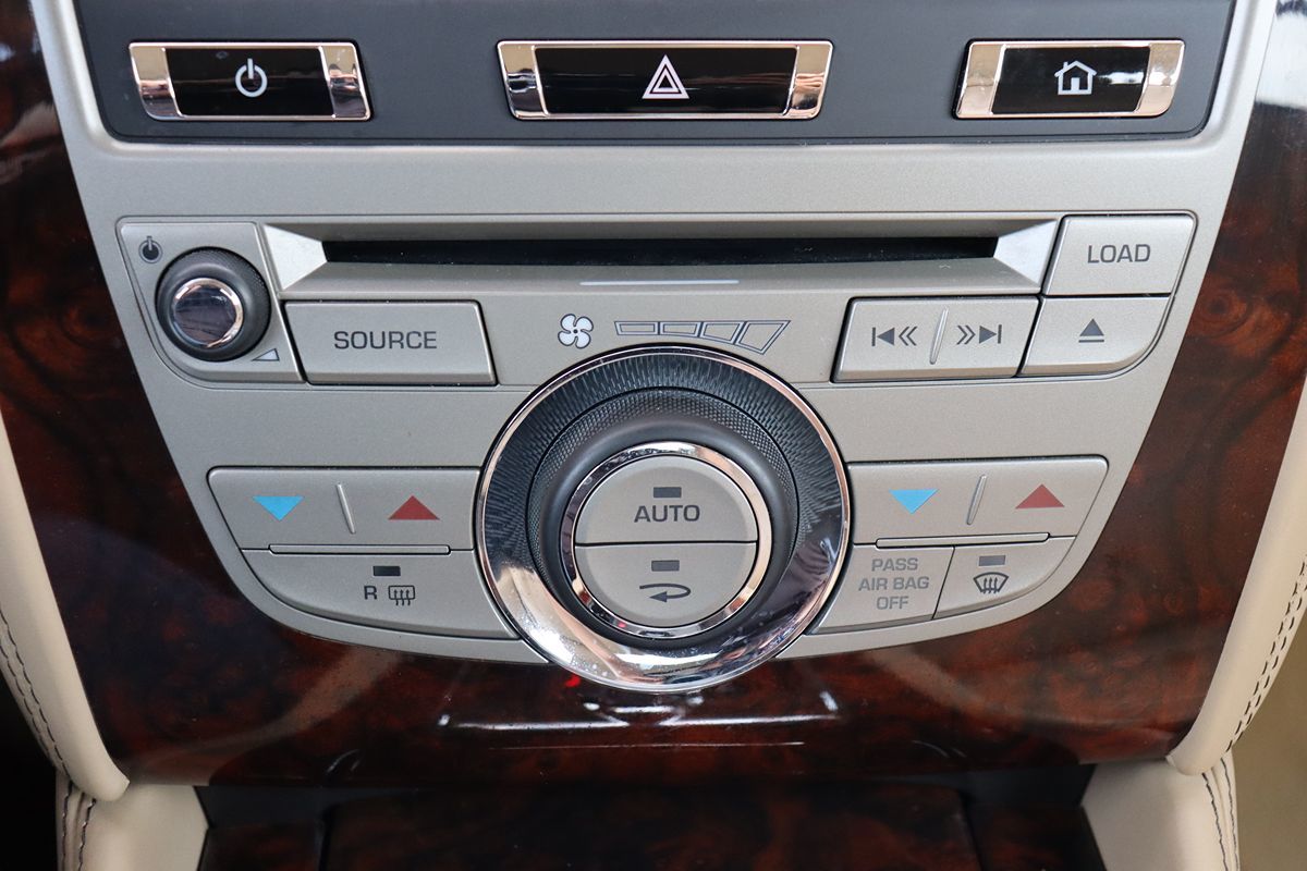2011 Jaguar XK photo 21
