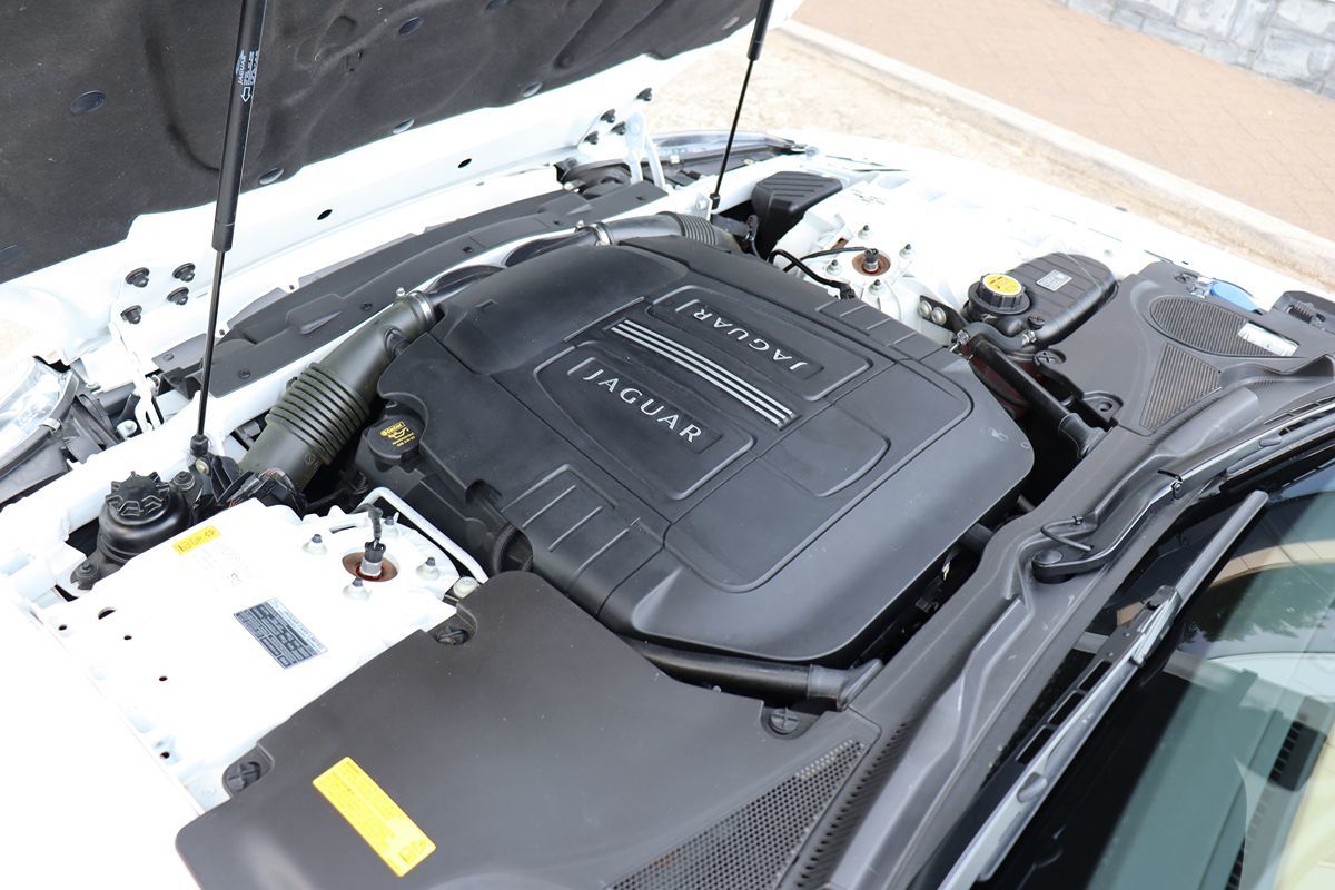 2011 Jaguar XK photo 38