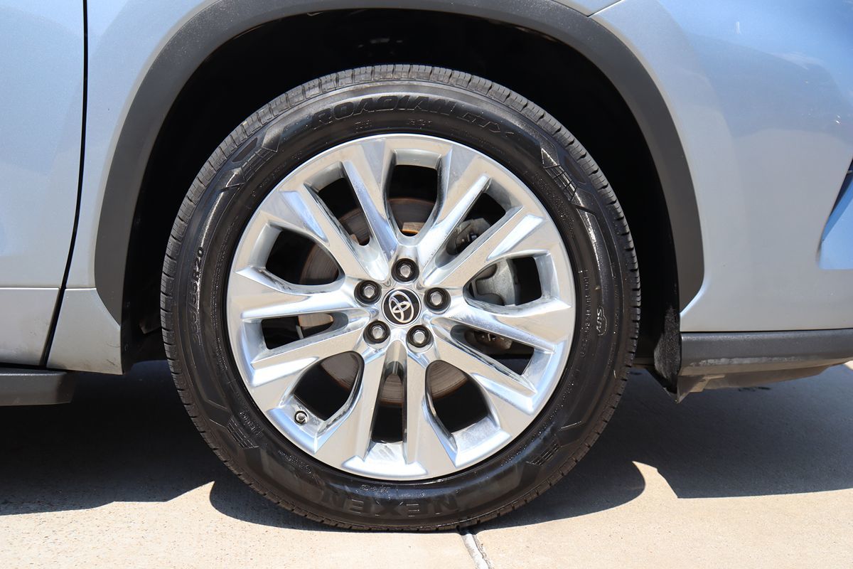 2021 Toyota Highlander Limited photo 44