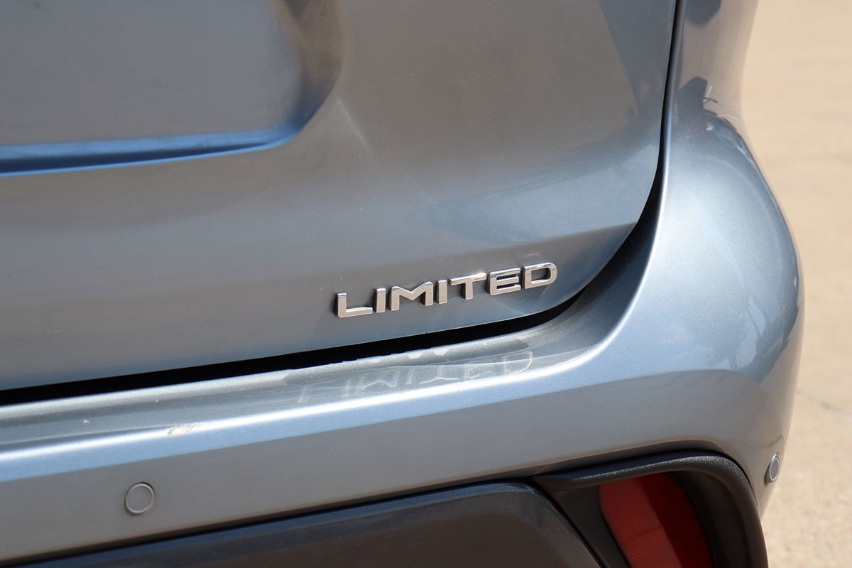 2021 Toyota Highlander Limited photo 7