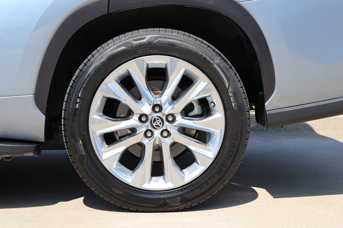 2021 Toyota Highlander Limited photo 42