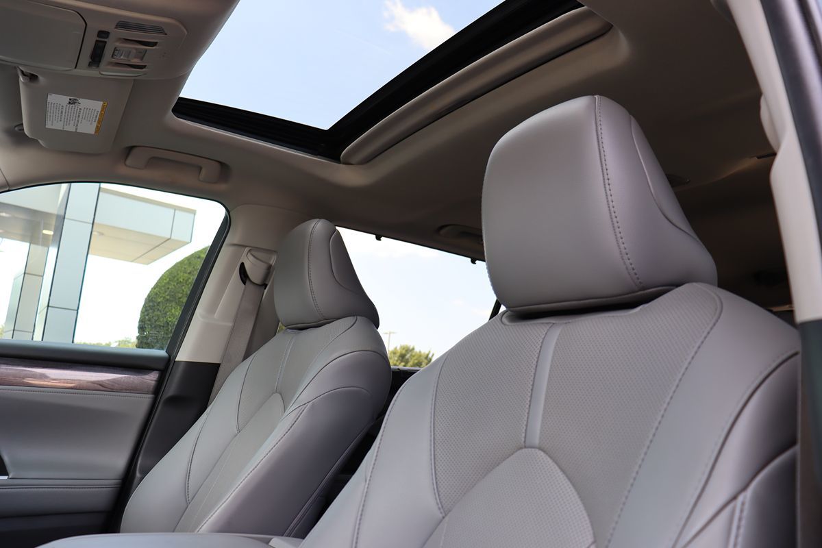 2021 Toyota Highlander Limited photo 8