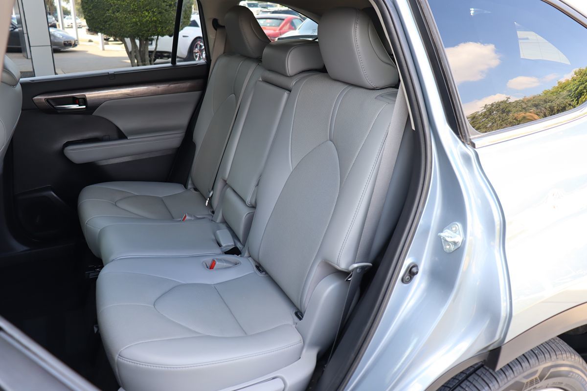 2021 Toyota Highlander Limited photo 33